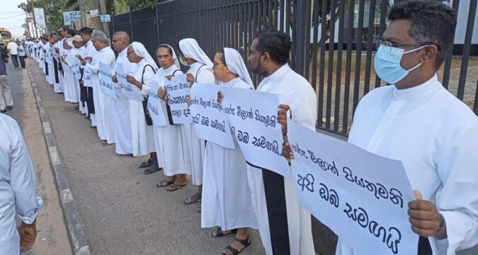 Protests after Catholic priest attacked by police in Colombo 