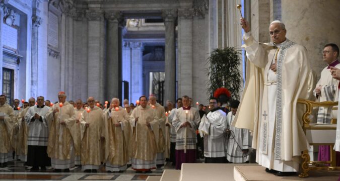 Pope praises religious for courageous witness serving the marginalised