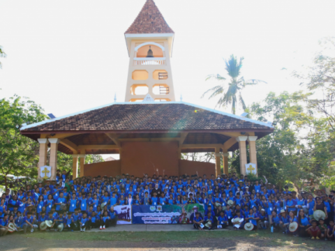 Cambodian Catholic youth walk for peace and reconciliation