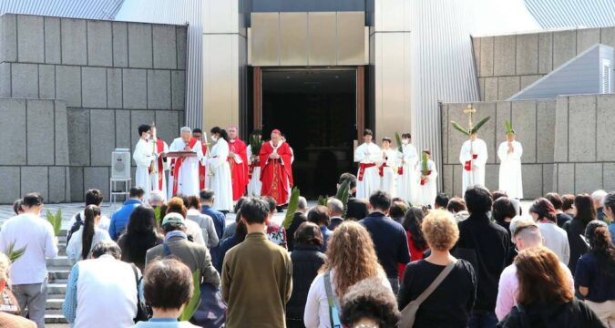 Shifting public sentiment can turn from praise to harm cardinal warns