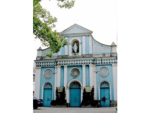 Hangzhou cathedral commissions extraordinary ministers