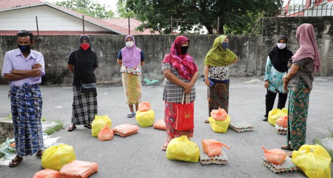 Malaysia to grant status to Rohingya asylum seekers, address labour shortages