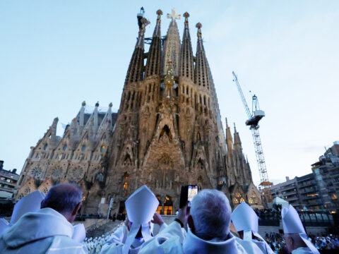 Pope Leo blesses Tower of Jesus at the Sagrada 