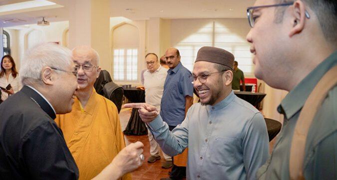 Cardinal urges deeper interfaith friendship at Singapore dialogue Cardinal urges deeper interfaith friendship at Singapore dialogue