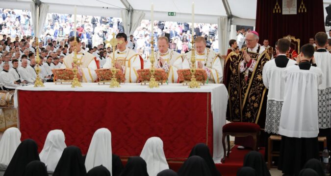 SSPX incurs automatic excommunication for ordinations without papal mandate