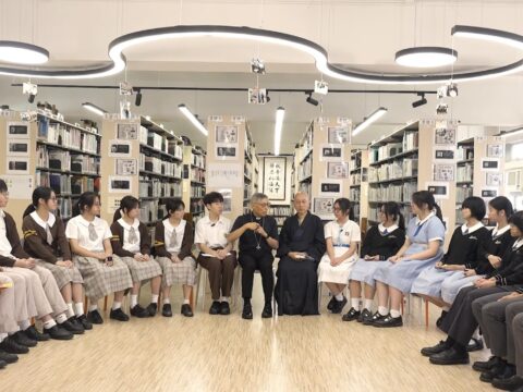 Cardinal and Buddhist master offer anxious students wisdom for the present Cardinal and Buddhist master offer anxious students wisdom for the present