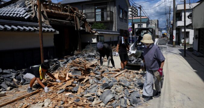 Japanese Catholics rally to help victims of Kumamoto earthquake Japanese Catholics rally to help victims of Kumamoto earthquake