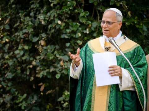Conversion of heart needed to end wars, heal Earth, pope says Conversion of heart needed to end wars, heal Earth, pope says