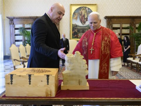 Pope Leo XIV meets Lebanese president amid worries over border deal Pope Leo XIV meets Lebanese president amid worries over border deal
