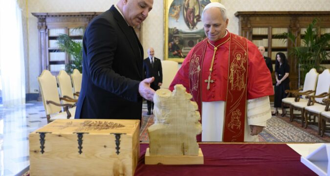 Pope Leo XIV meets Lebanese president amid worries over border deal