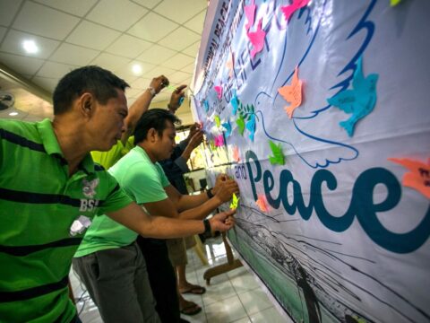 Philippine Protesant leaders urge renewed peace talks on anniversary of Martial Law 