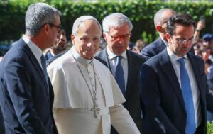 Pope Leo XIV surgery: lower right lung removed after cancer diagnosis